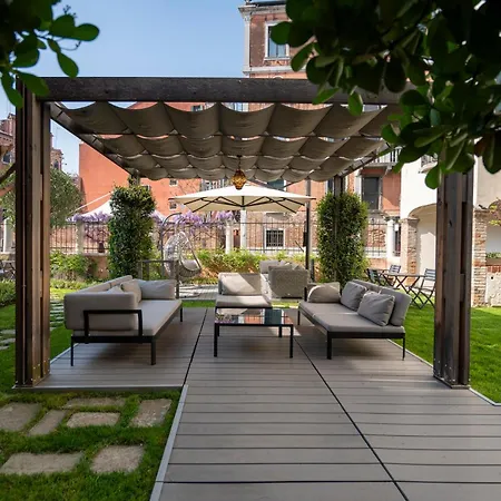 Palazzo Morosini Degli Spezieri - Lifestyle Apartments-3